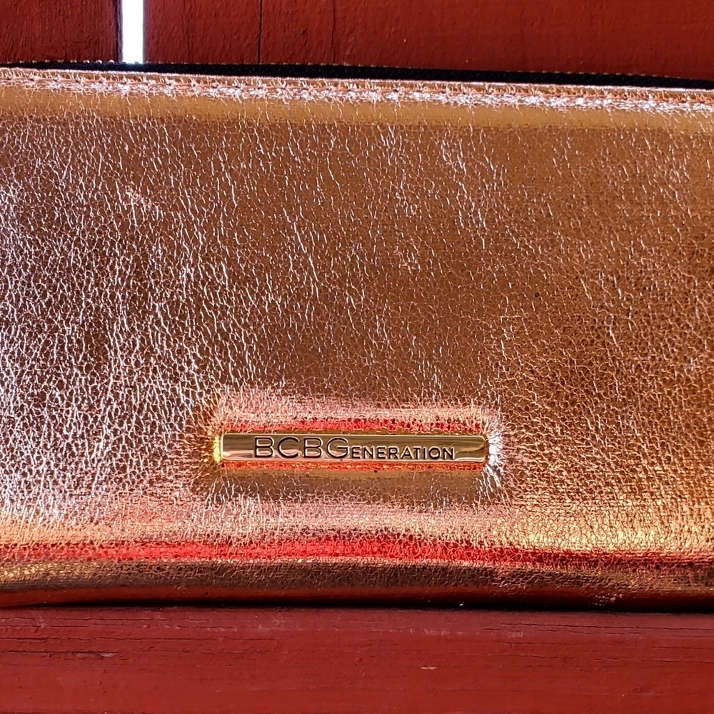 BCBGeneration Allison Wallet - Picture 2 of 8